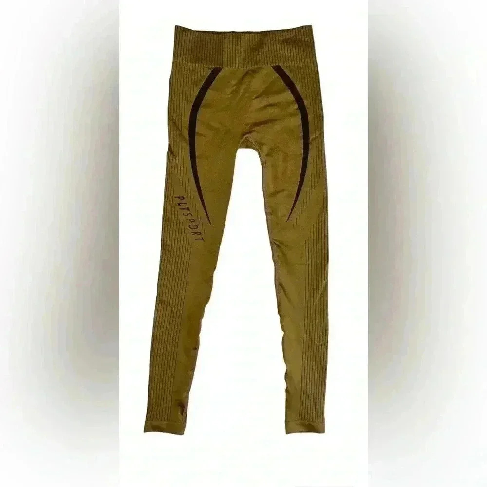 Pretty Little Things sculpted leggings size medium